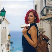 Enseño español de manera práctica con juegos, objetos y yendo a lugares para desarrollar fluidez